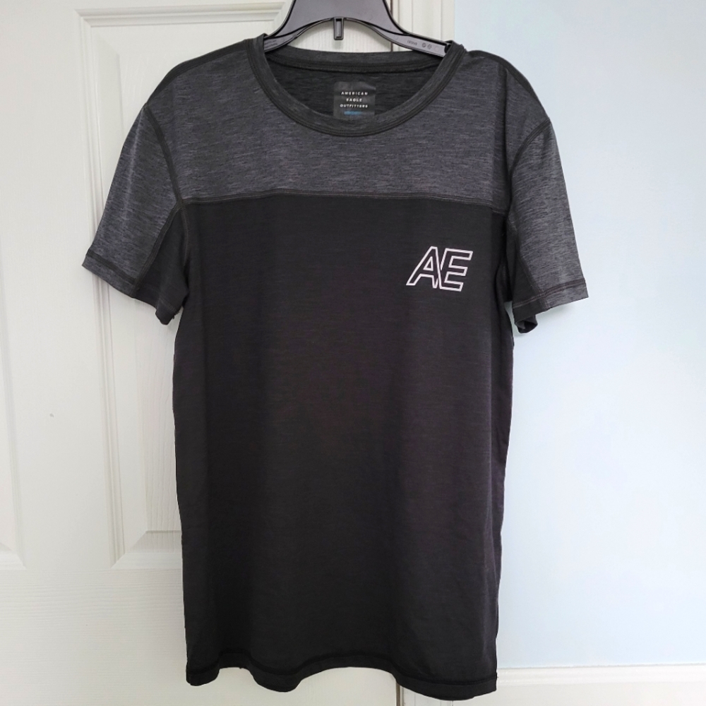 American Eagle men's shirt